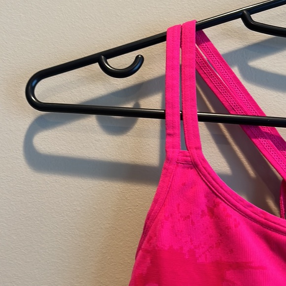 NWOT, Nux, women’s athletic double strap, crisscross-back cami, shelf bra - Picture 3 of 7